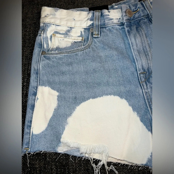 NWT BLANKNYC The Barrow Sunday Funday Denim Shorts - Picture 3 of 9